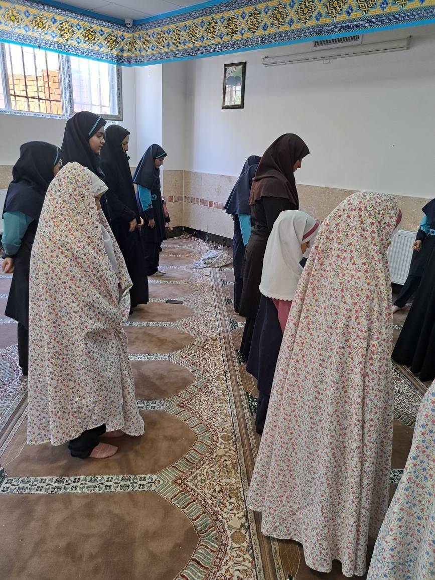 برگزاری نماز جماعت